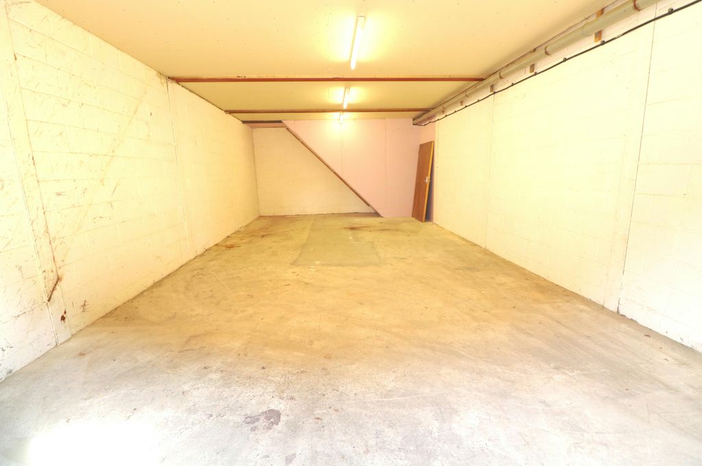 Property photo 2 of 2 Inside.Jpg