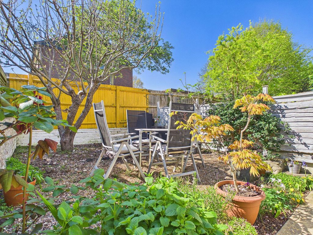 Property photo 3 of 18