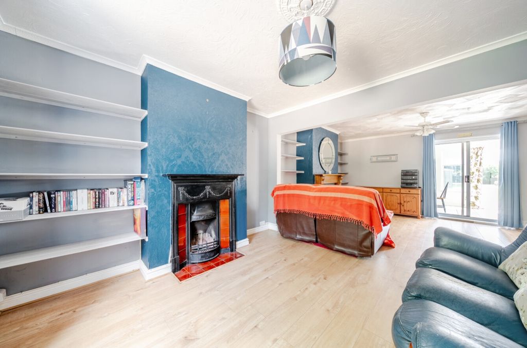 Property photo 3 of 25 1477386-10-6A28328Ca9E39