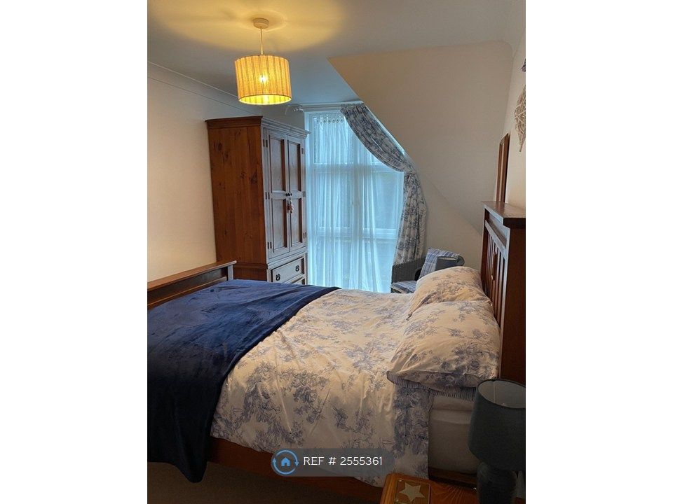 Property photo 3 of 19 Master Bedroom