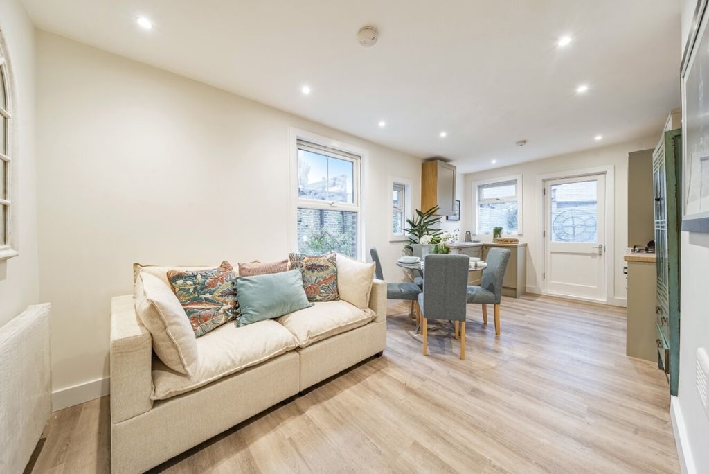 Property photo 1 of 8 1209932 (2)