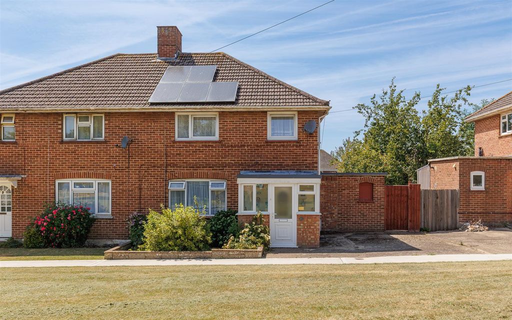 Property photo 1 of 21 Semi Detached Home In Newport