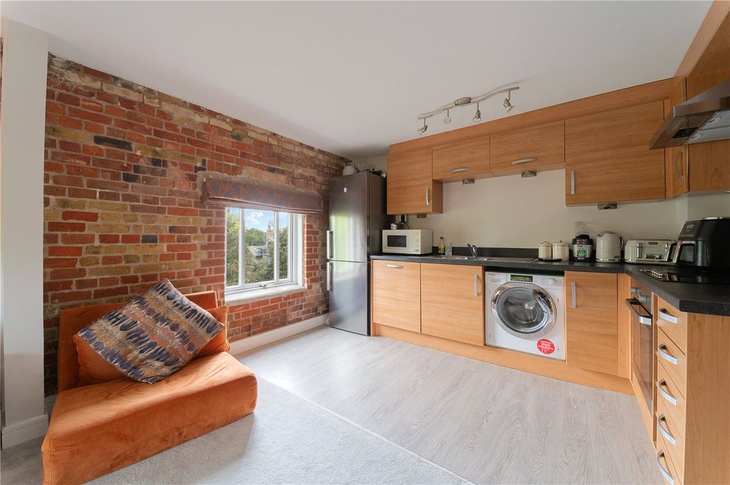 Property photo 3 of 16 Kitchen Area