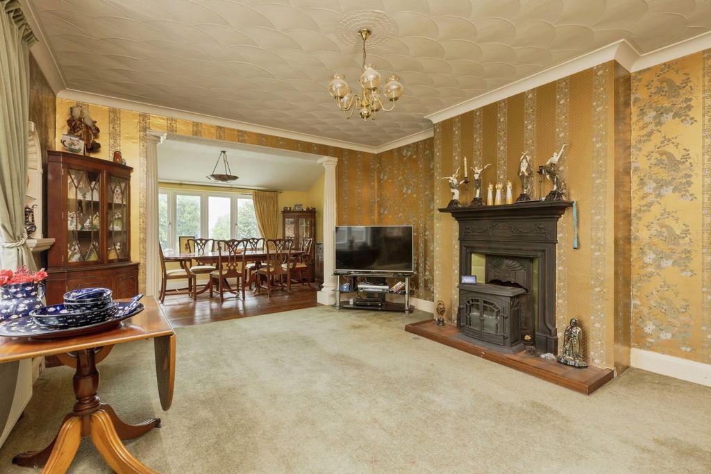 Property photo 3 of 17 Photo