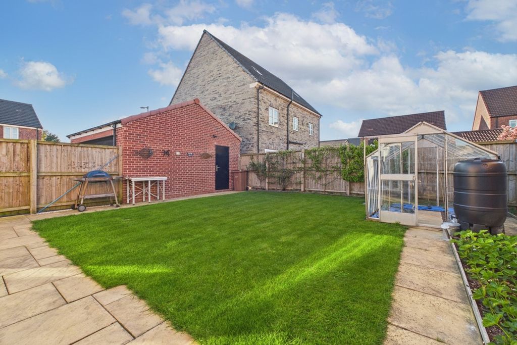 Property photo 3 of 18 Cam02294G0-Pr0142-Still001-001