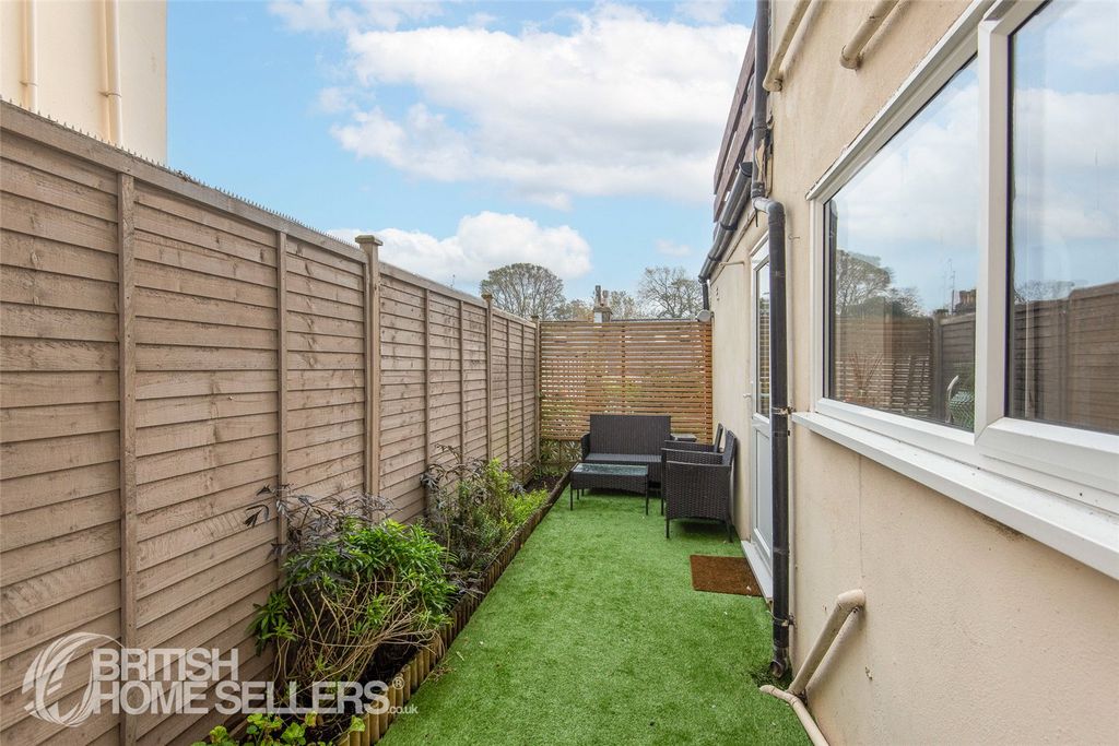 Property photo 2 of 20 19