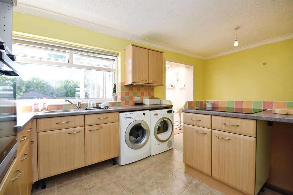 Property photo 2 of 16