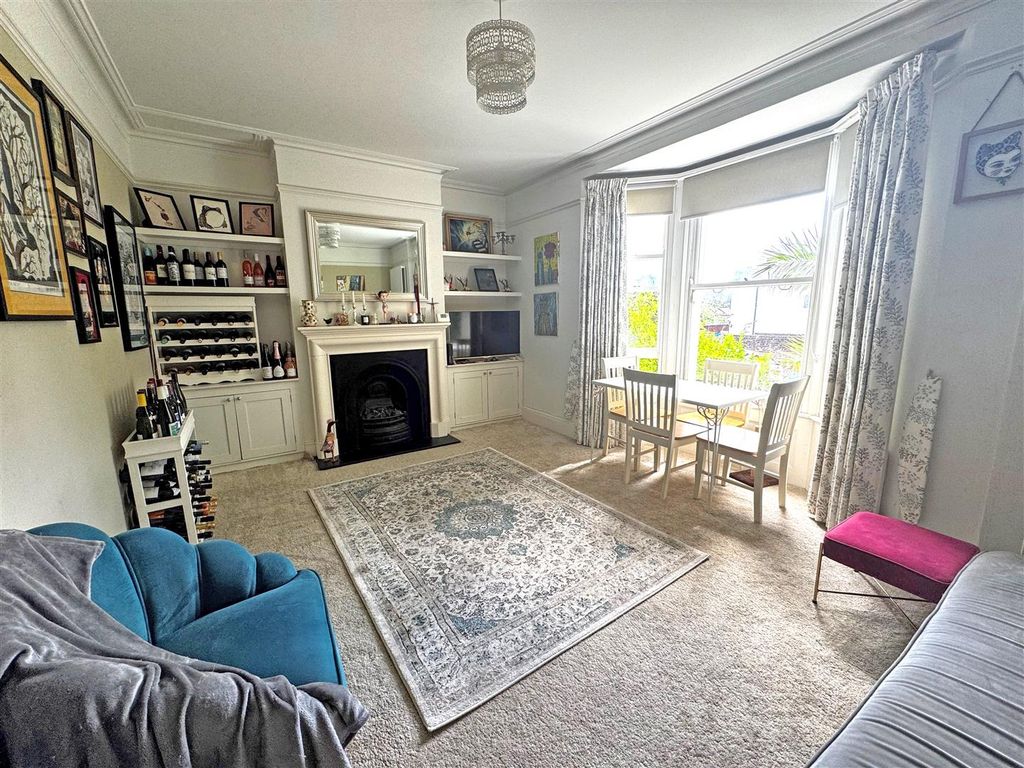 Property photo 2 of 12 5E.Jpg