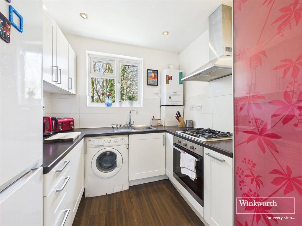 Property photo 2 of 8 Kitchen