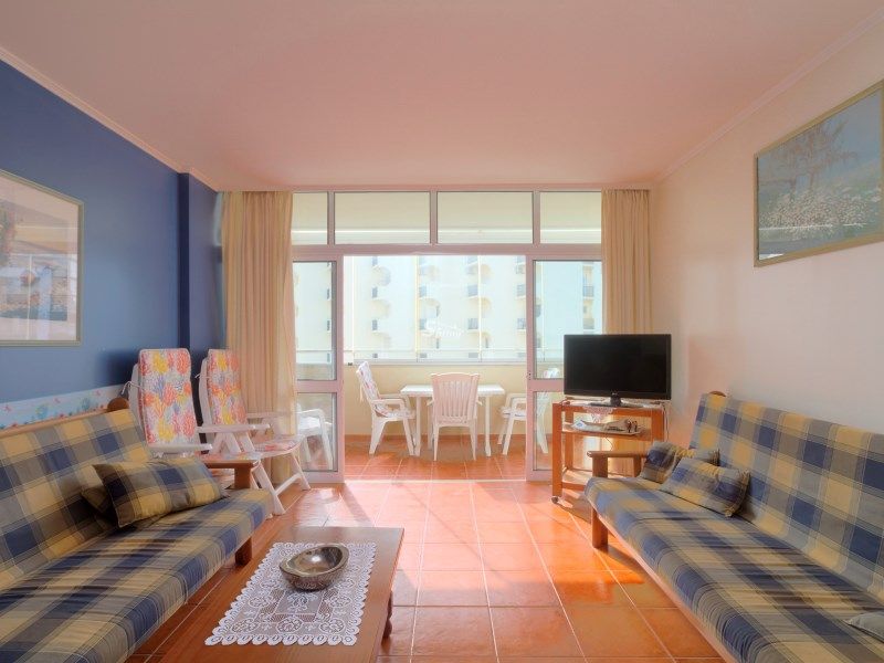 Property photo 2 of 25