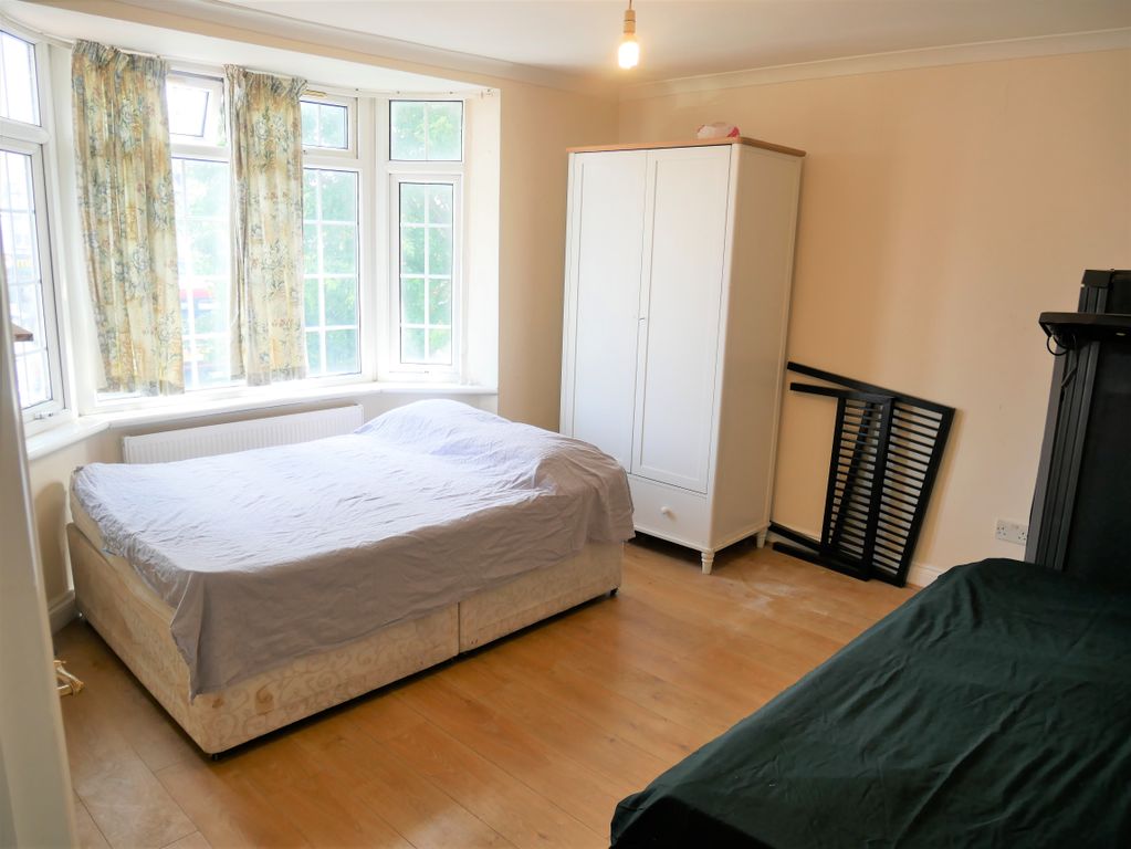Property photo 1 of 2