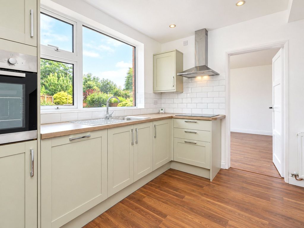 Property photo 2 of 12 Kitchen