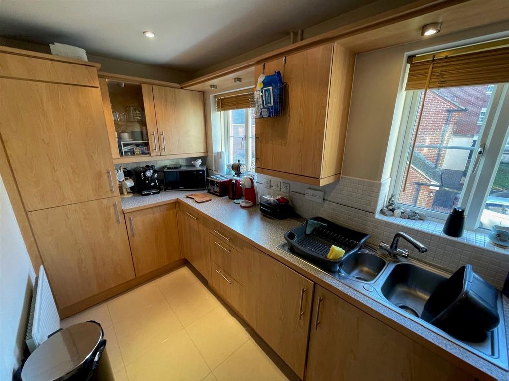 Property photo 2 of 20 Kitchen 1.Jpg