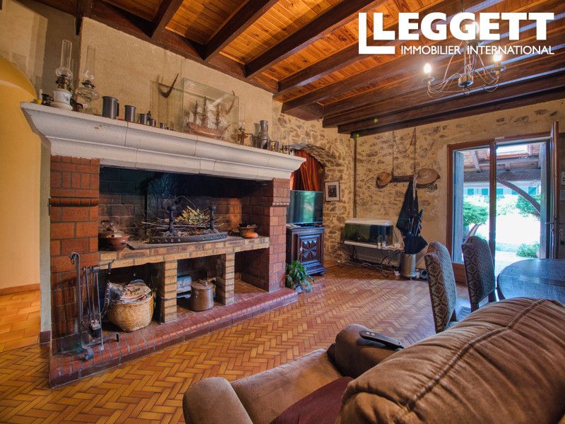 Property photo 3 of 10