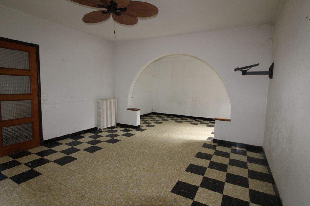 Property photo 3 of 11