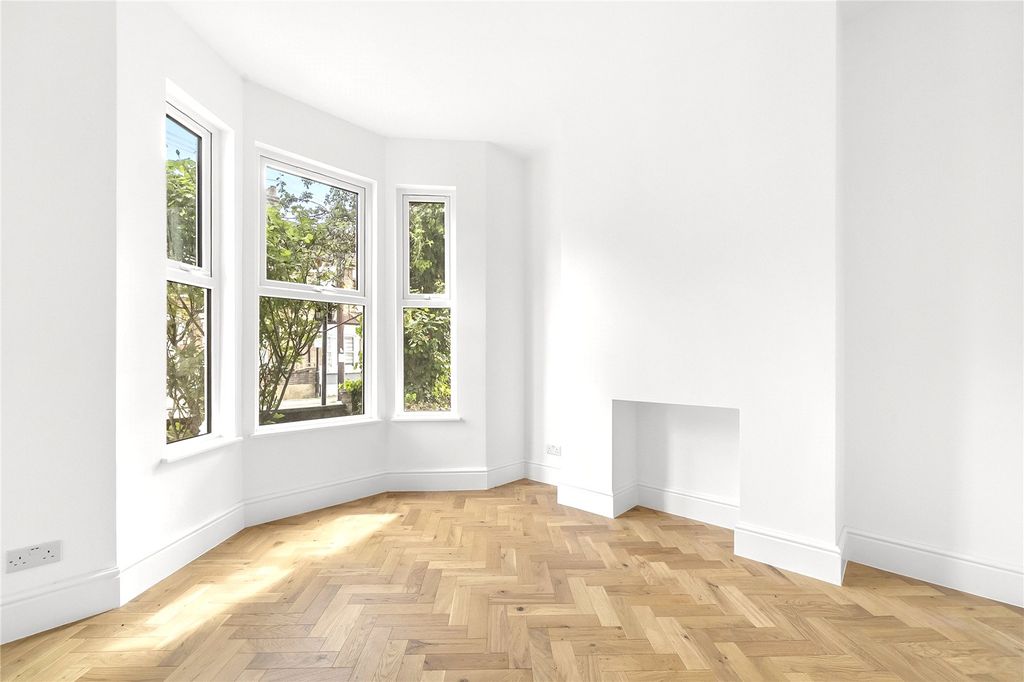 Property photo 2 of 20 Picture No. 02