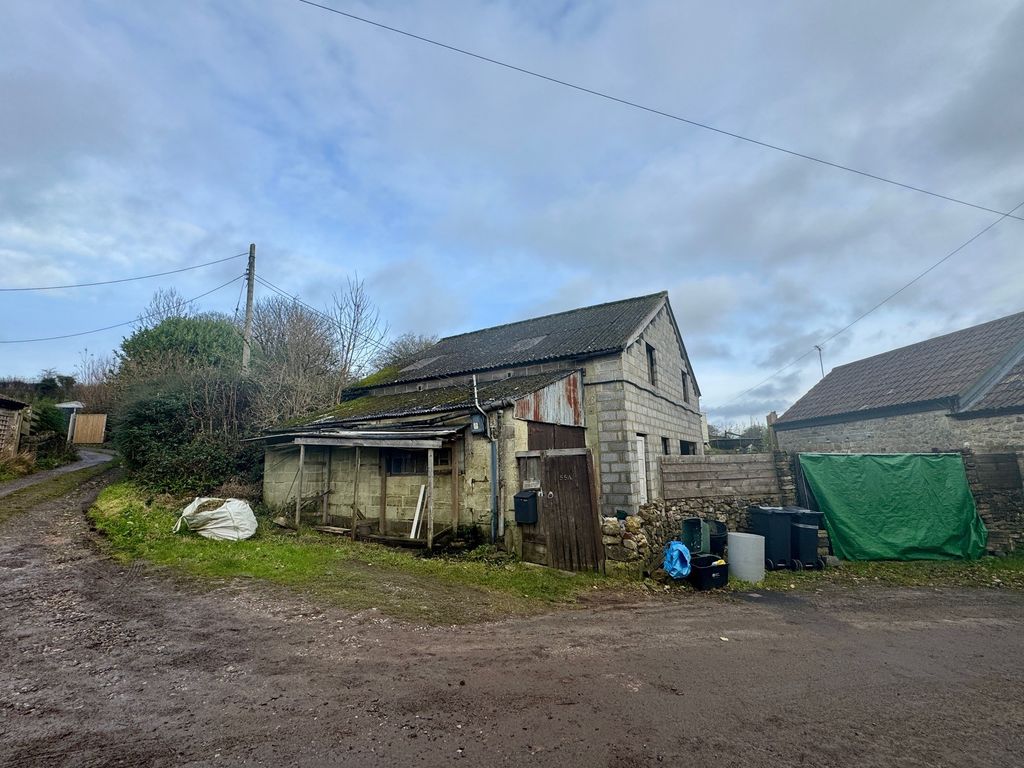 Property photo 2 of 11