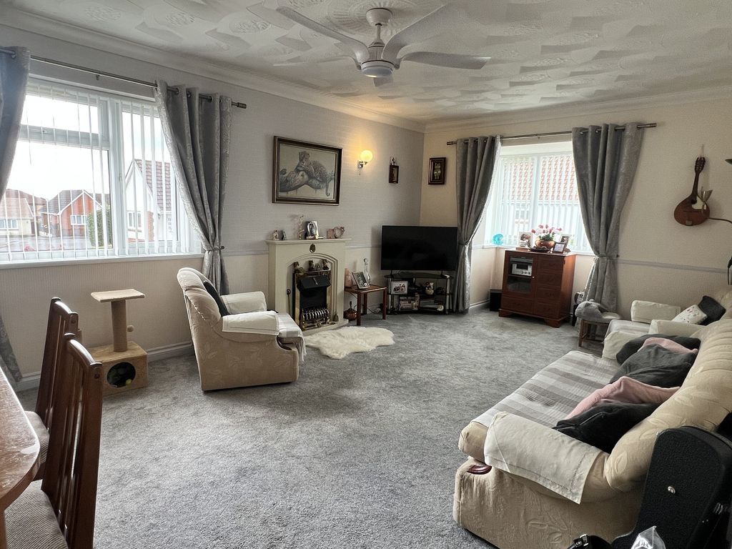 Property photo 3 of 22 Lounge - Diner