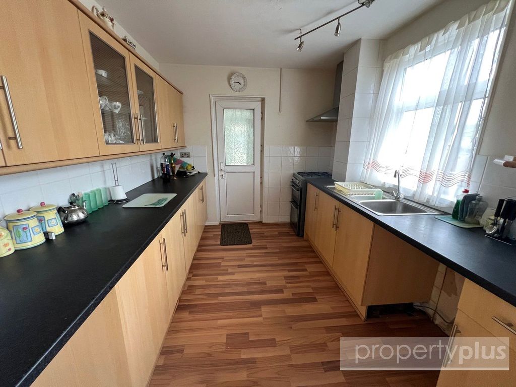 Property photo 3 of 16 Picture No. 14
