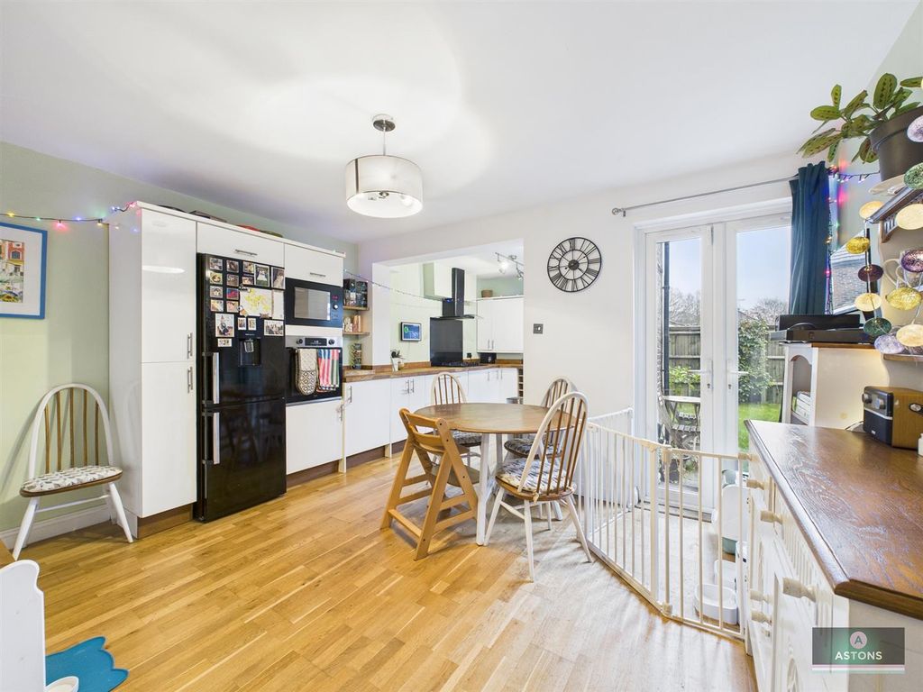 Property photo 2 of 16 Cam02067G0-Pr0165-Still010.Jpg