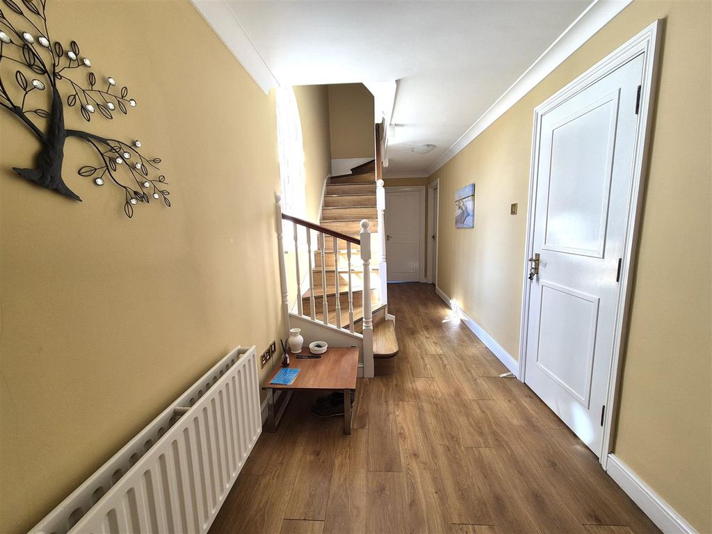 Property photo 3 of 23 12Barbhall2.Jpg