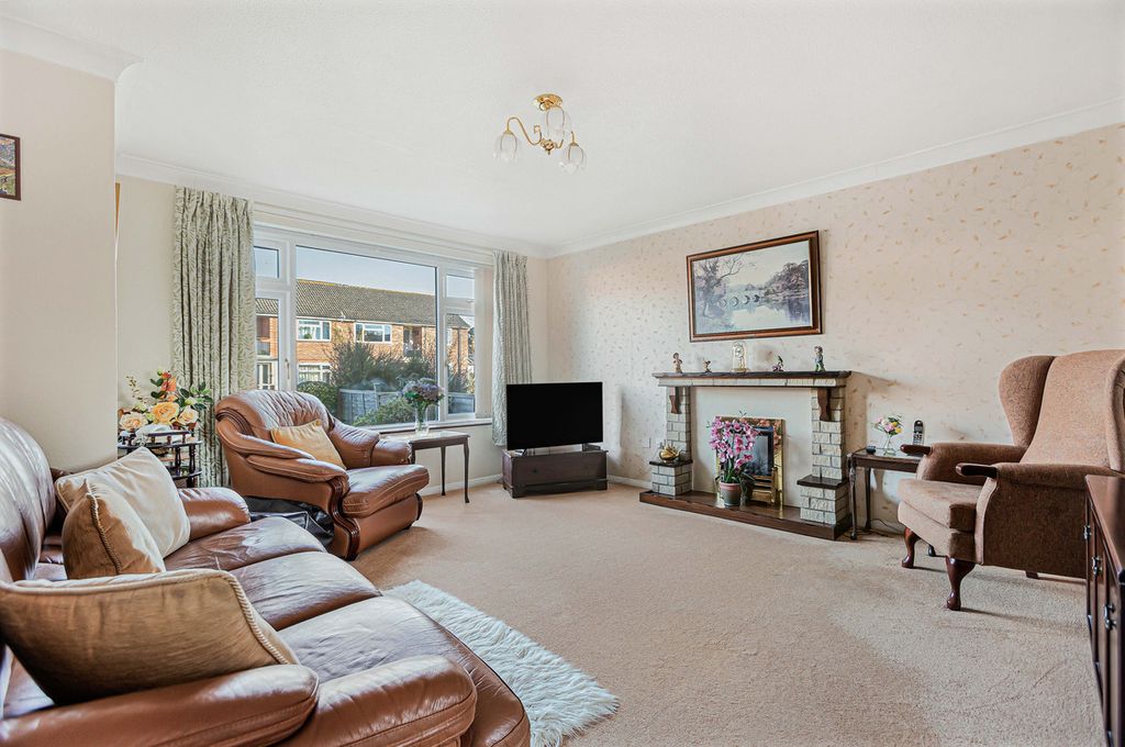 Property photo 2 of 20