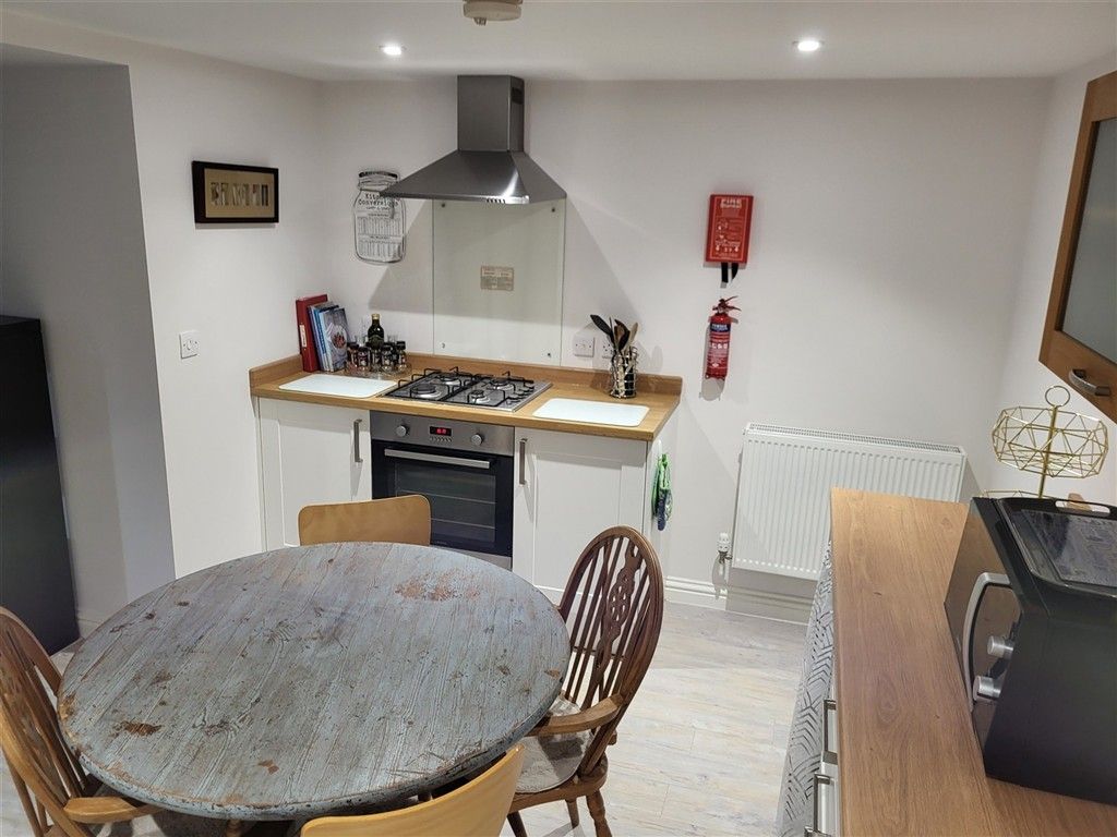 Property photo 1 of 11 Kitchen