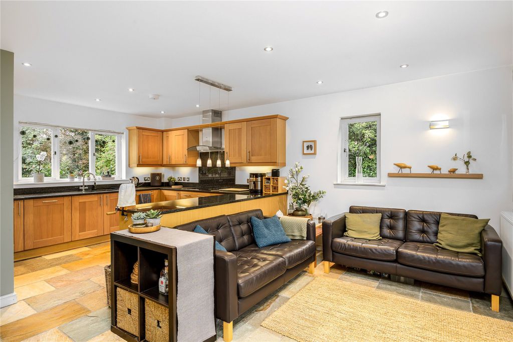 Property photo 2 of 15 Picture No. 02