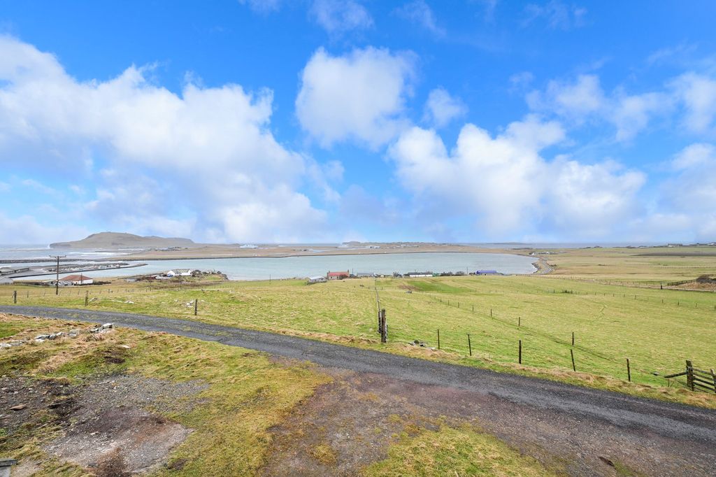 Property photo 3 of 34