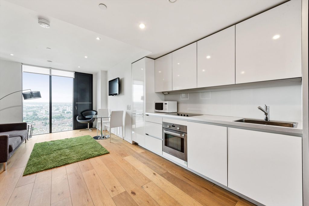 Property photo 2 of 11 Image