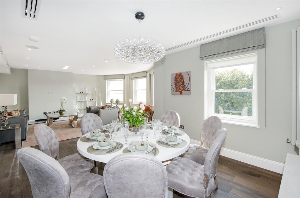 Property photo 2 of 37 9Ar Flat 7 Dining Area (2).Jpg