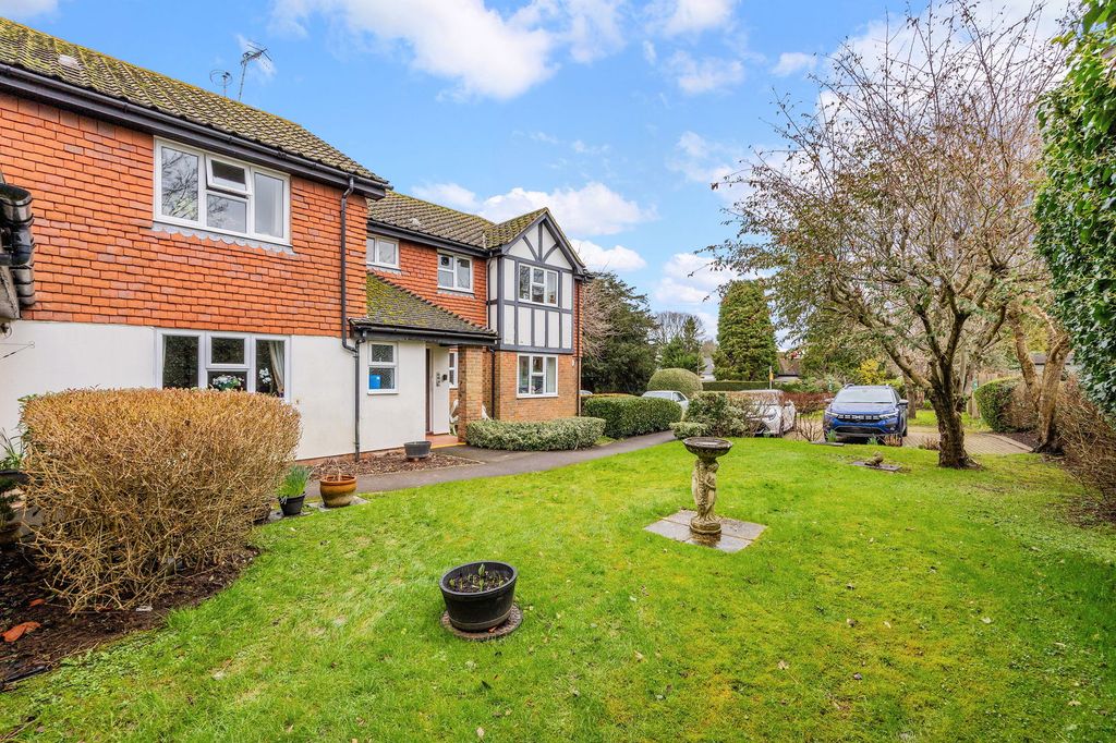 Additional image 13 of 2 bed flat for saleSurrey RH7