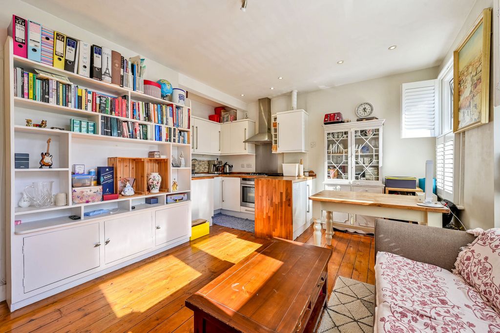 Property photo 1 of 6