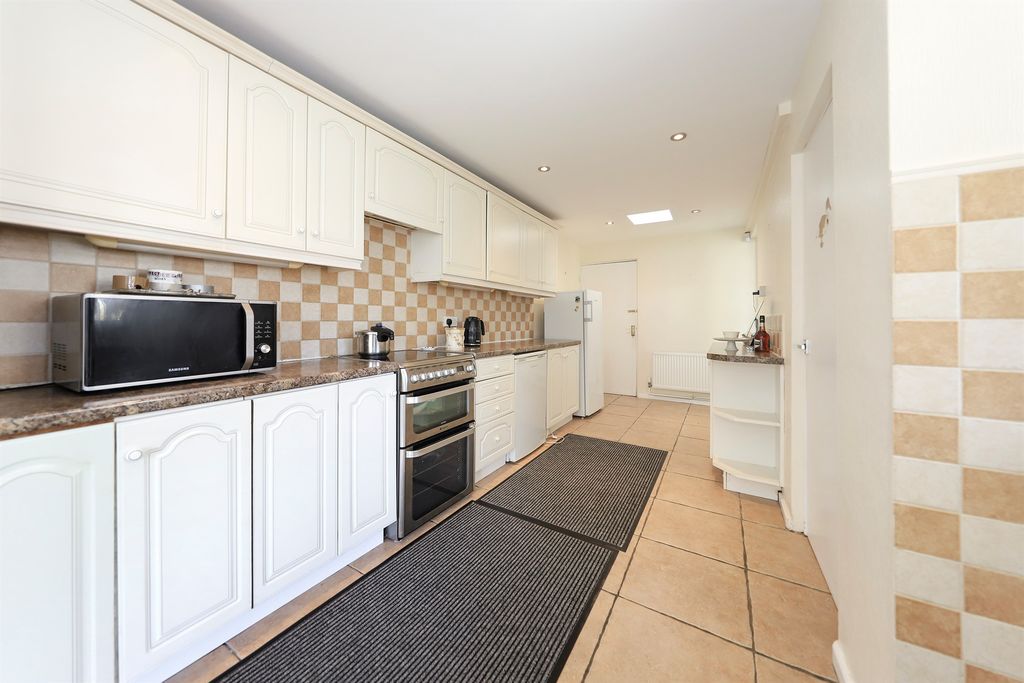 Property photo 2 of 18