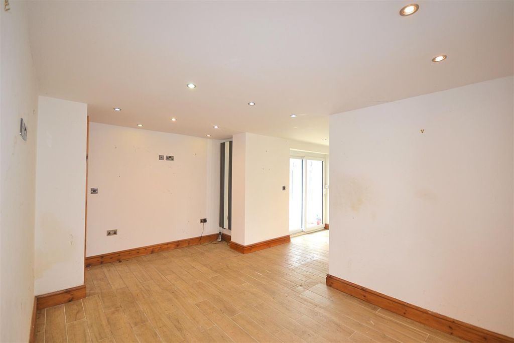 Property photo 2 of 10 5.Png