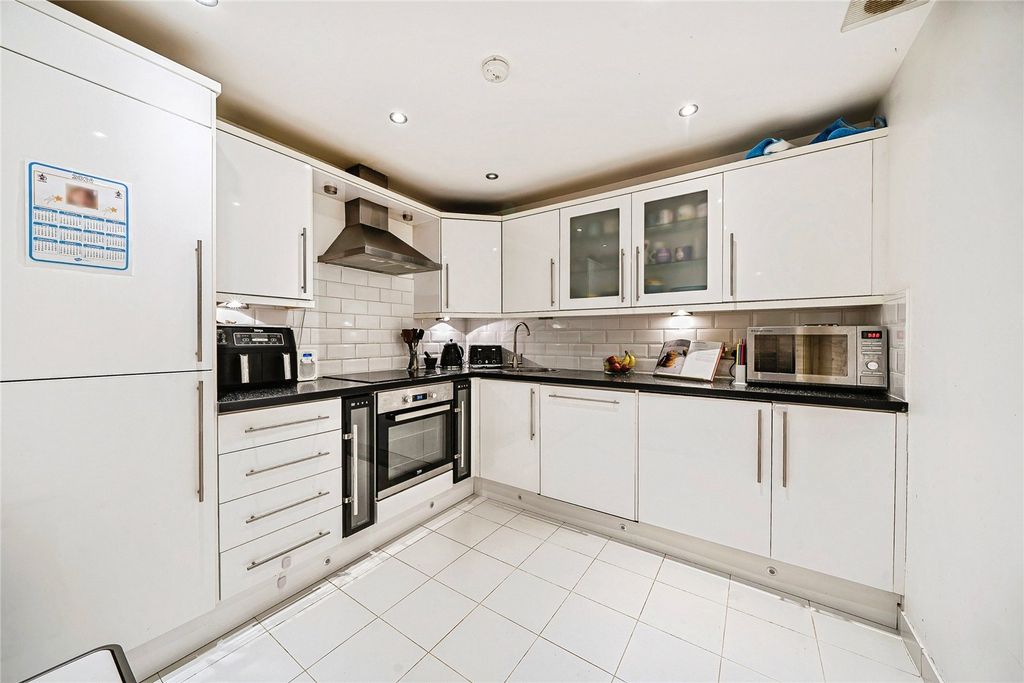 Property photo 2 of 9 Picture No. 31
