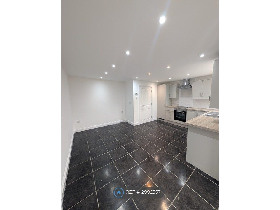 Property photo 3 of 13 Kitchen