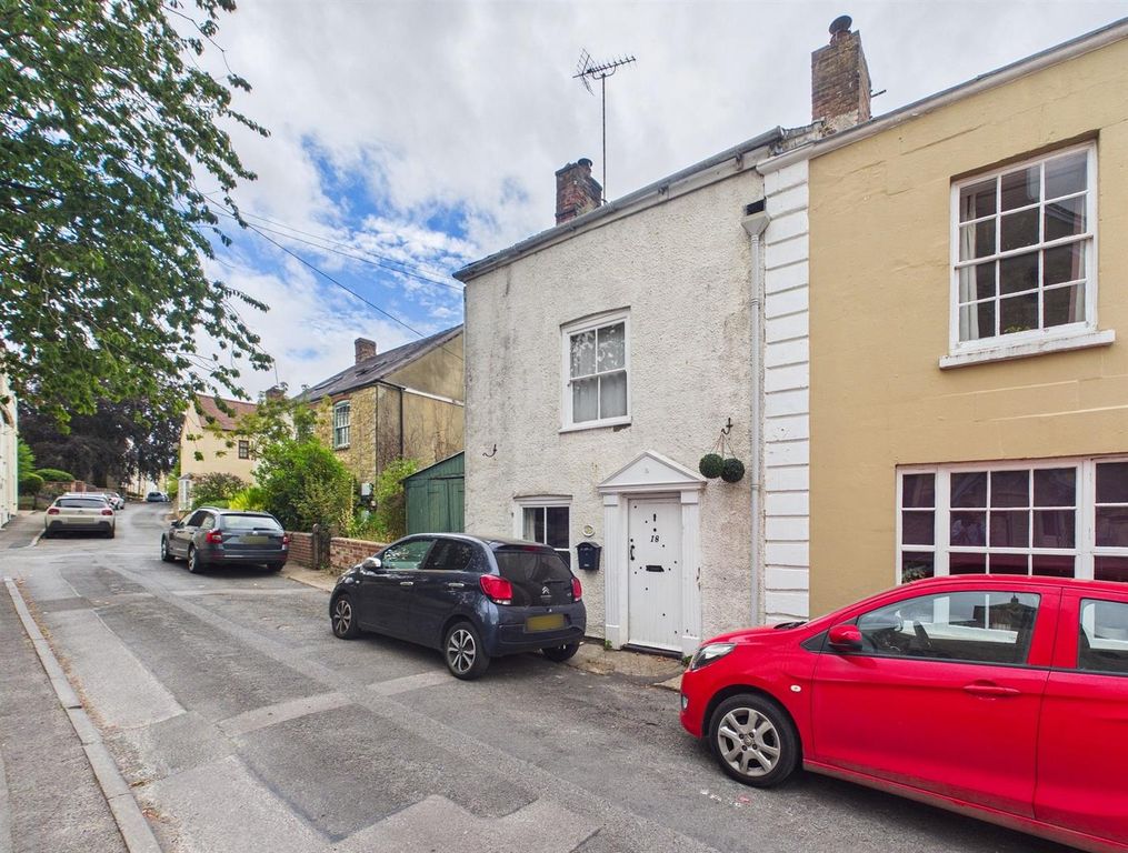 Property photo 1 of 15 6 -  3-Bedroom Cottage, Kingswood W-U-E.Jpg