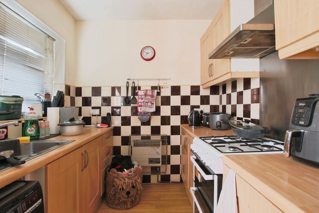 Property photo 2 of 9 4351963