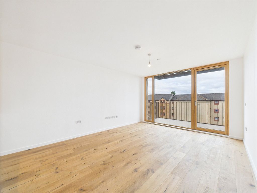 Property photo 3 of 22 Picture No. 35