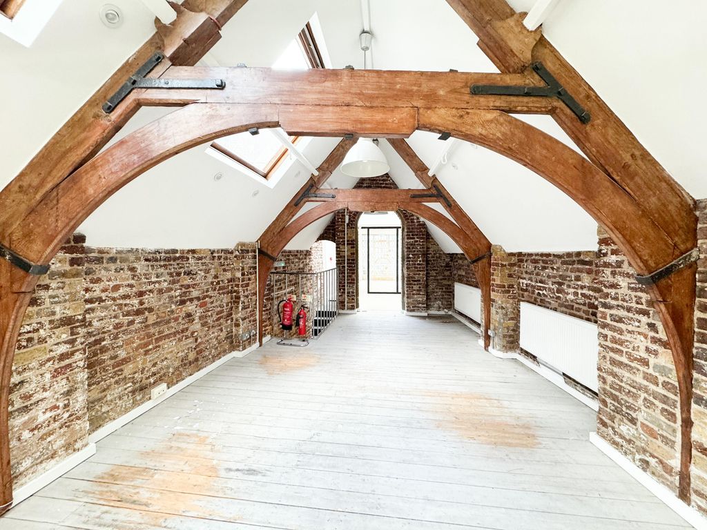 Property photo 2 of 15 Image (37).Png