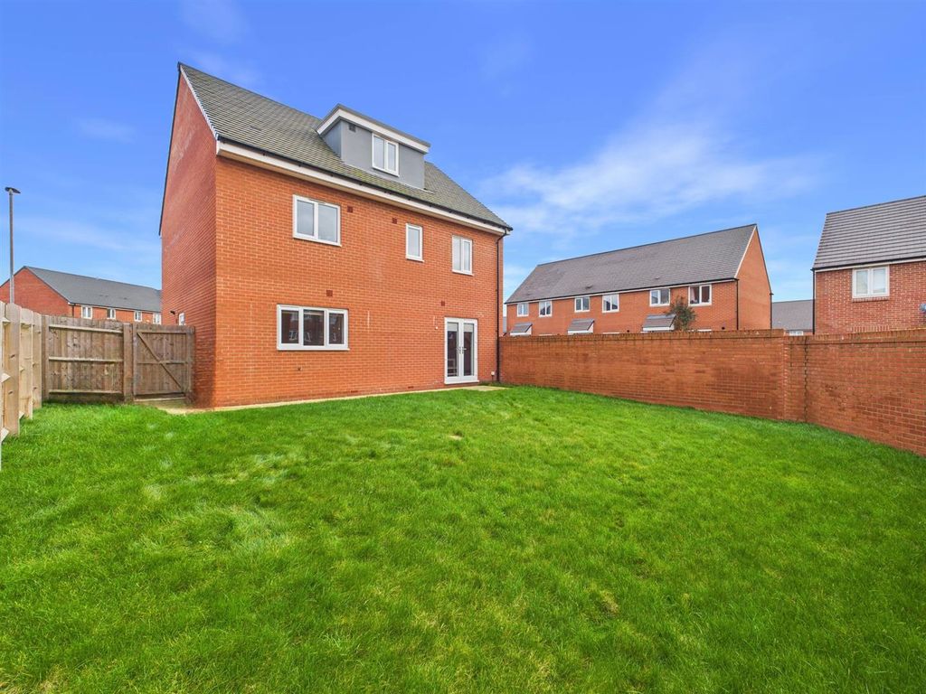 Property photo 2 of 18