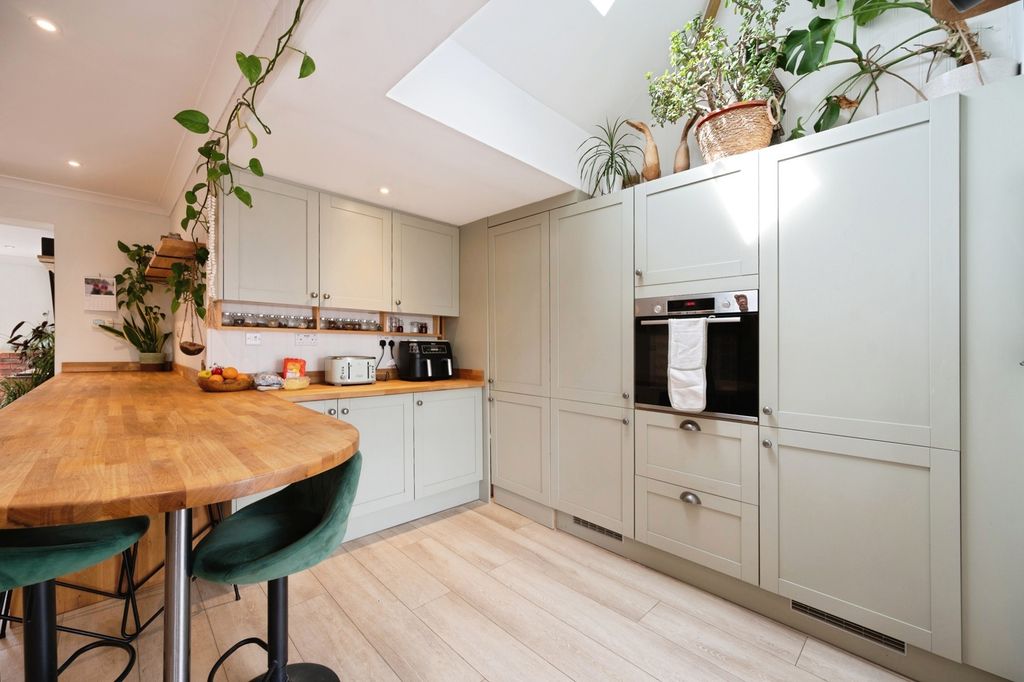 Property photo 1 of 19 Pbox-Img.Jpg