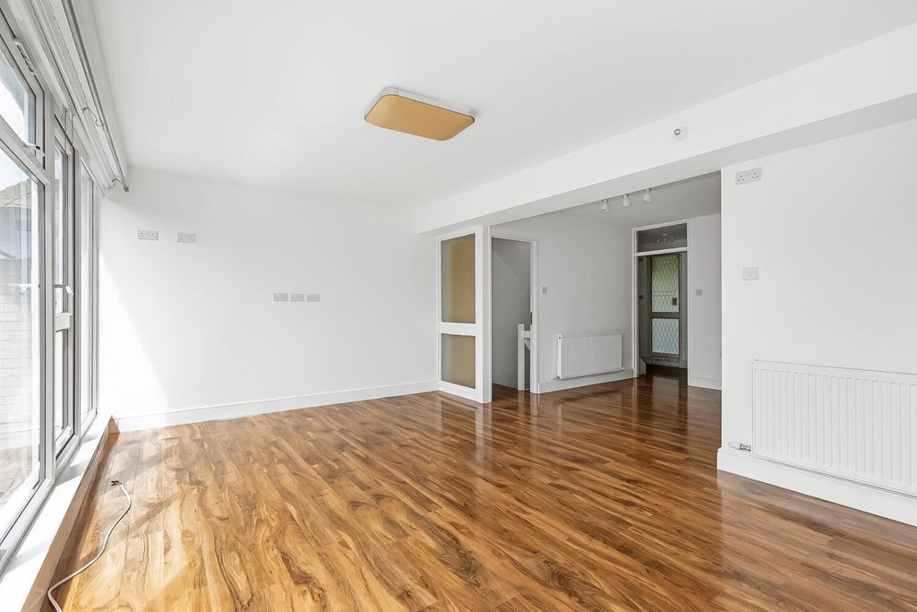 Property photo 2 of 10 R2A6110-1500x1000.Jpg