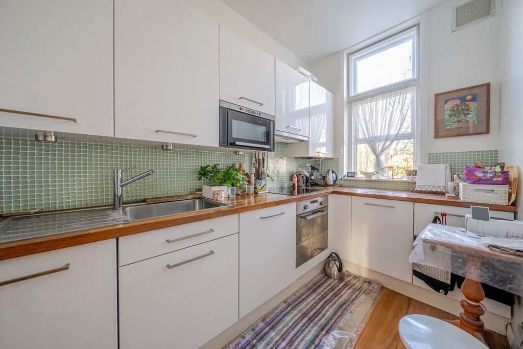 Property photo 3 of 14 Picture No. 10