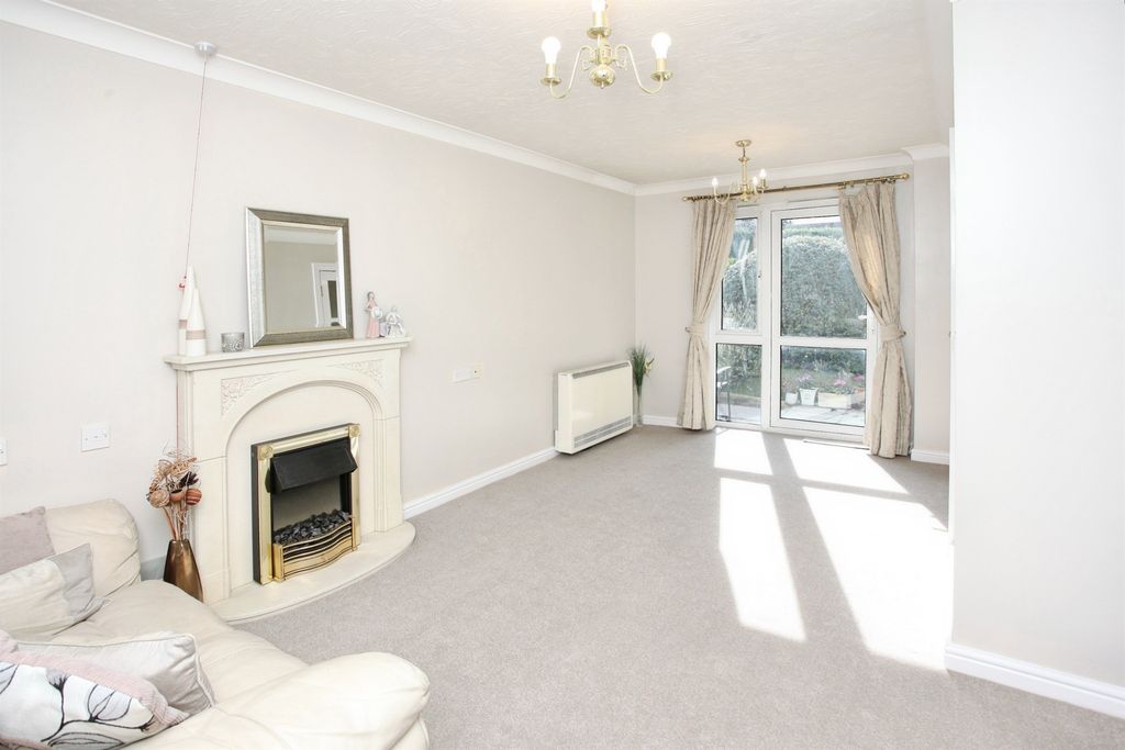 Property photo 3 of 14