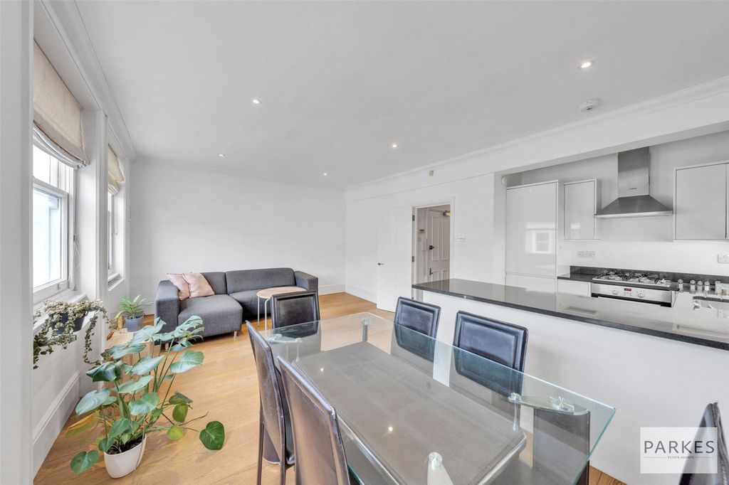 Property photo 3 of 15 Picture No. 08