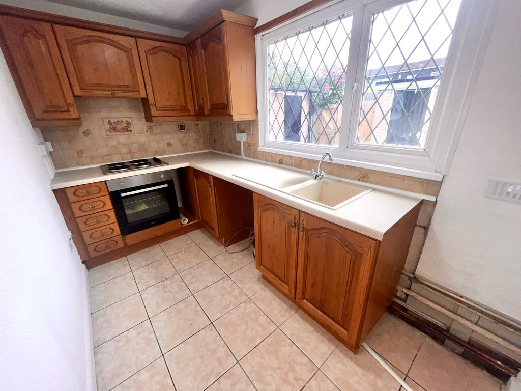 Property photo 3 of 6 Kitchen