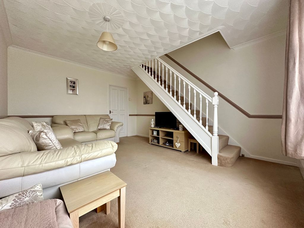 Property photo 2 of 12 Lounge