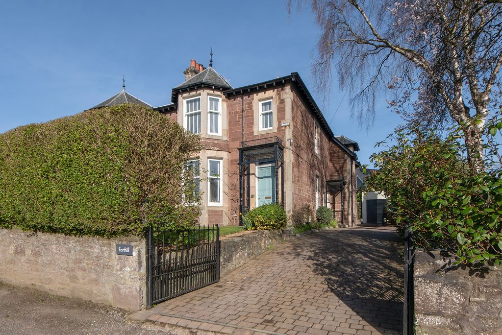 Property photo 1 of 34